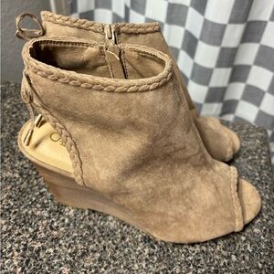 Tan Cato Wedges Size 11